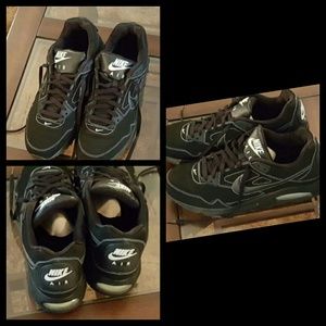 Black and white airmax